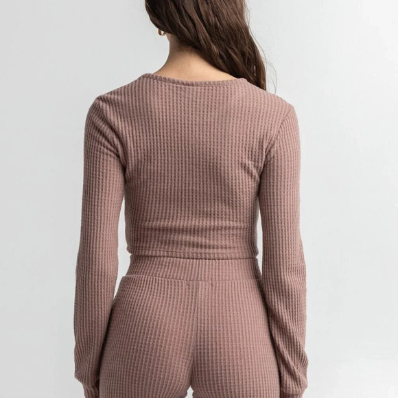 SKY & SPARROW Twist Front Thermal Top - Picture 2 of 7